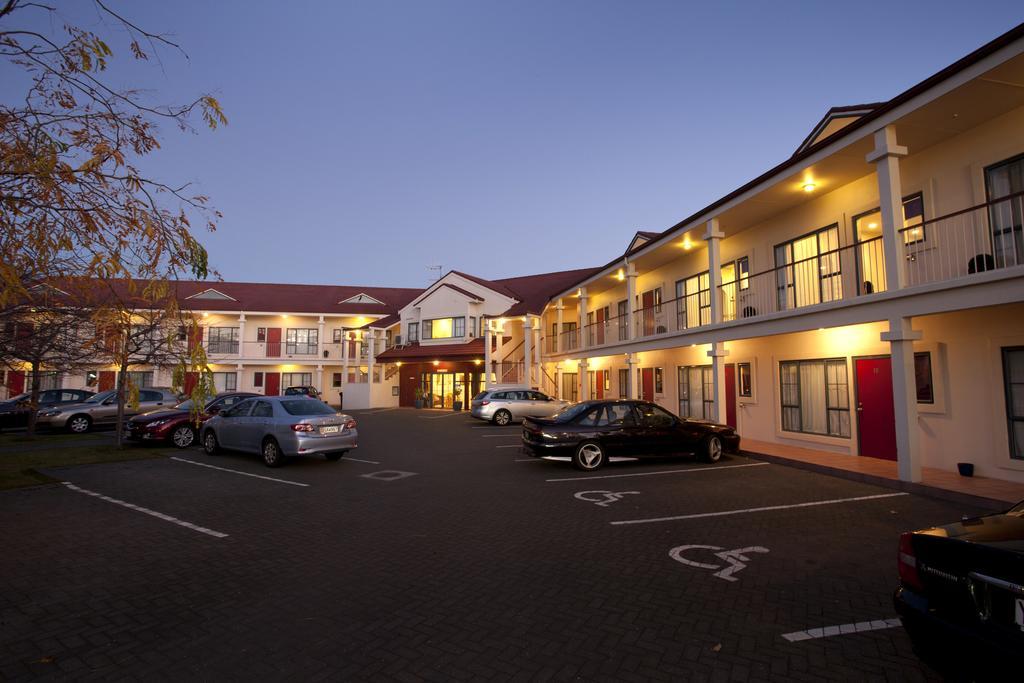 Aubyn Court Spa Motel Палмерстон-Норт Екстер'єр фото